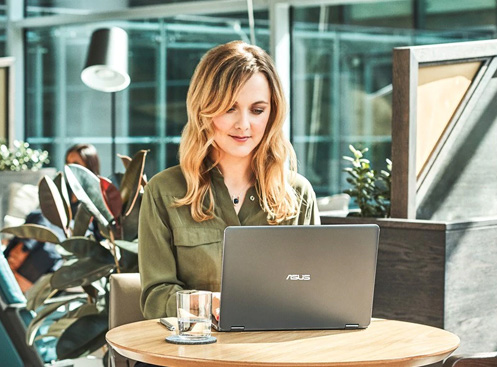 Women using a Windows 10 device with Bitlocker