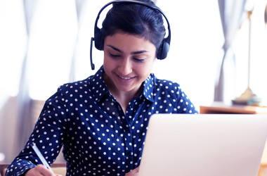 lady doing online training for the temperature scanning solution